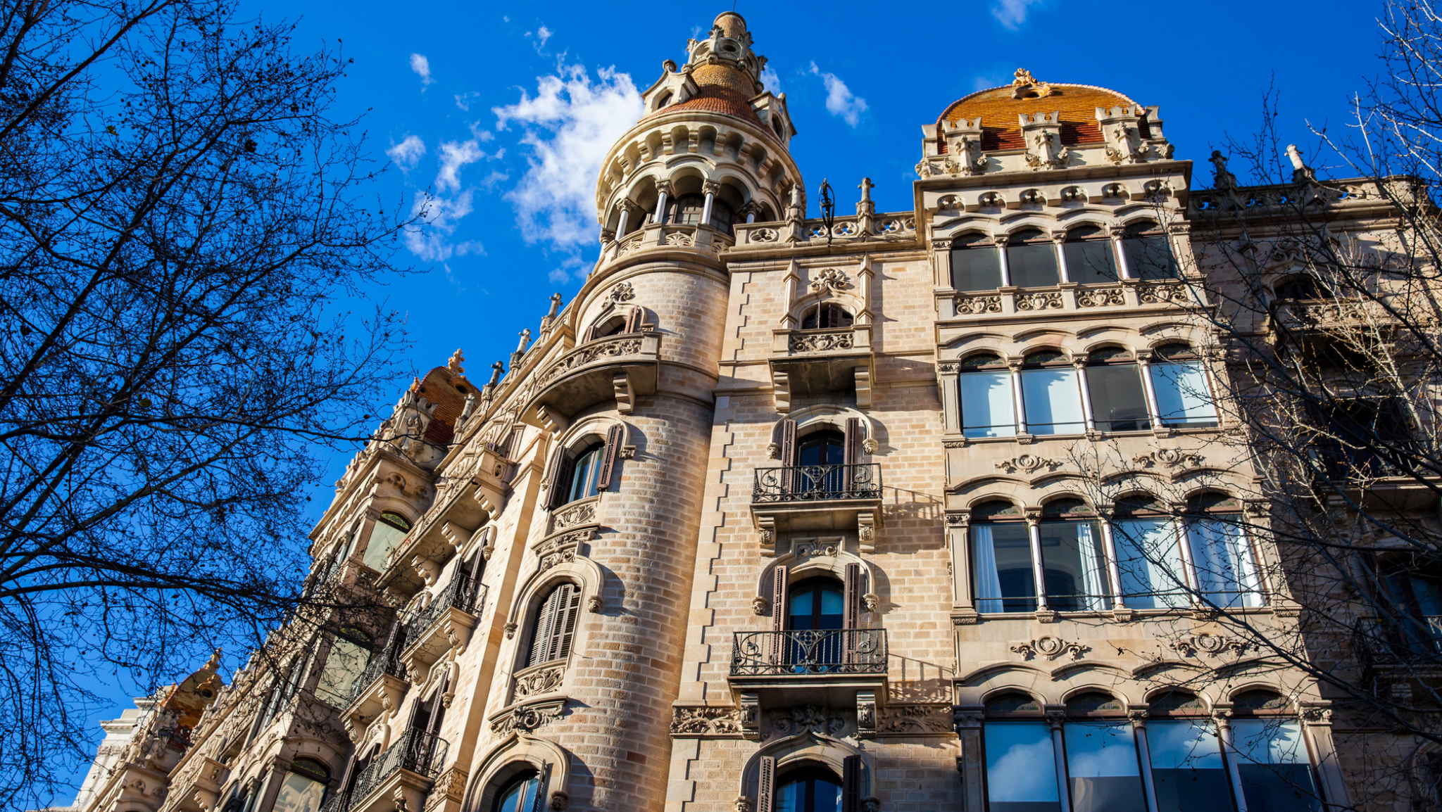 Price Ranges and Features of Houses in Barcelona - Exploring Types of Properties