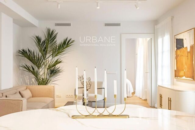 Stylish 121 m² Apartment with Pool in the Heart of Carrer Tallers, Barcelona