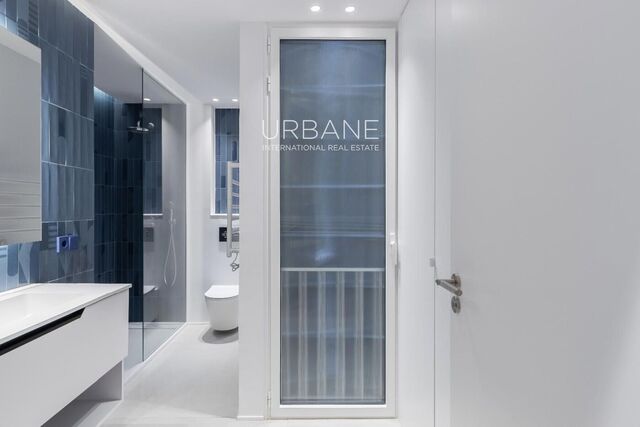 “Appartement Rénové des Années 70 avec Confort Moderne et Parking Optionnel”