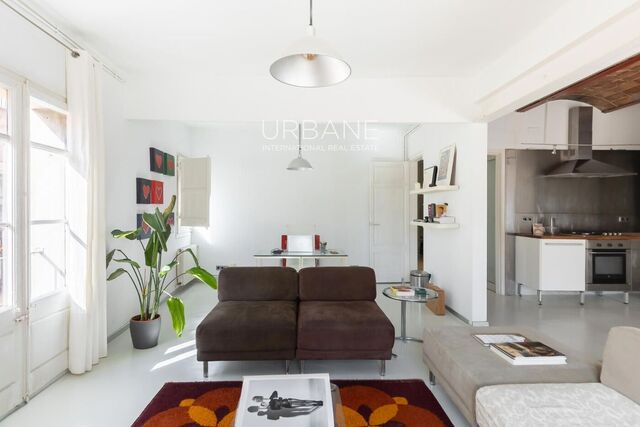 Magnifique penthouse d'angle lumineux avec terrasse privée dans le Gòtic