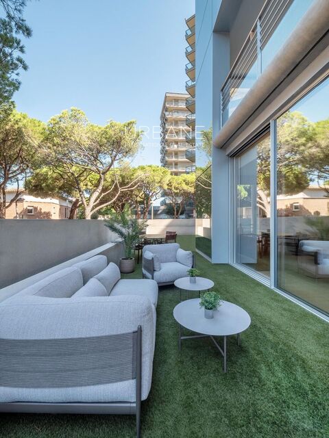 Exclusivo Apartamento Frente al Mar en la Costa Brava – 132 m² | 2 Dormitorios | Terraza Privada | Ricardo Bofill