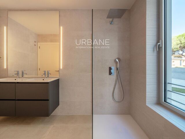 Exclusivo Apartamento Frente al Mar en la Costa Brava – 132 m² | 2 Dormitorios | Ricardo Bofill