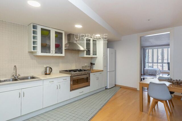 Fully Furnished 1-Bedroom Apartment with Balcony & Open Kitchen in El Born, Heritage Building by Jujol (Renovated 2019)