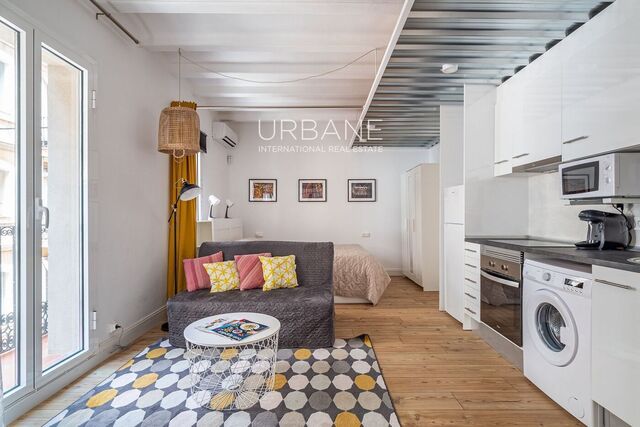 “Encanto junto al mar en el corazón de la Barceloneta – Estudio de 36 m²”