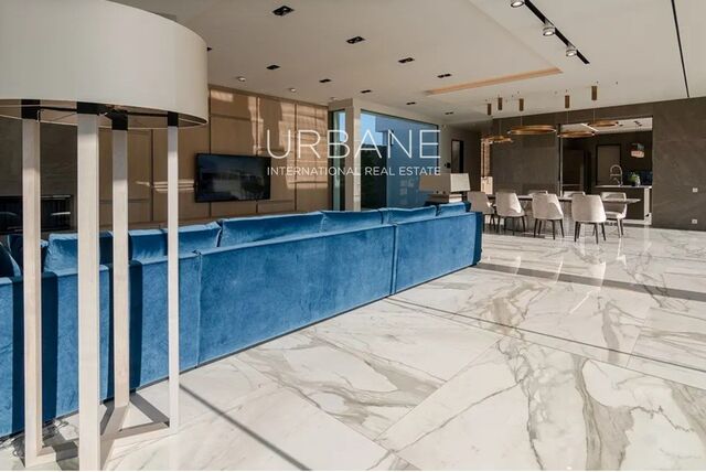 Lujosa villa de 5 dormitorios en primera línea de golf a una hora de Barcelona