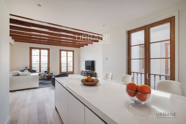 Stunning 3-Bedroom Renovated Apartment for Sale in Eixample, Barcelona