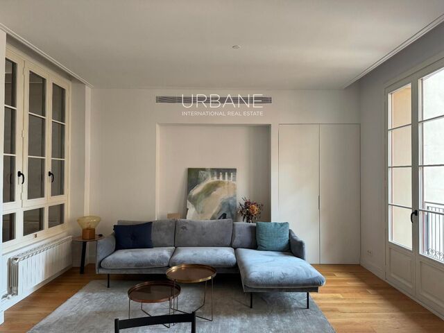 Eixample Derecho Luxury : Appartement de 3 chambres à coucher avec un design classique et moderne, des finitions haut de gamme et un emplacement de choix à Barcelone