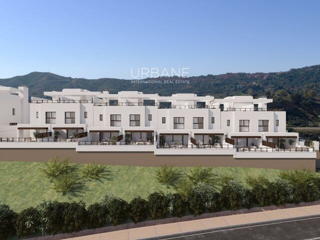 Lujosa Casa Adossada de 3 Dormitoris a La Cala Golf Resort, Mijas, Màlaga