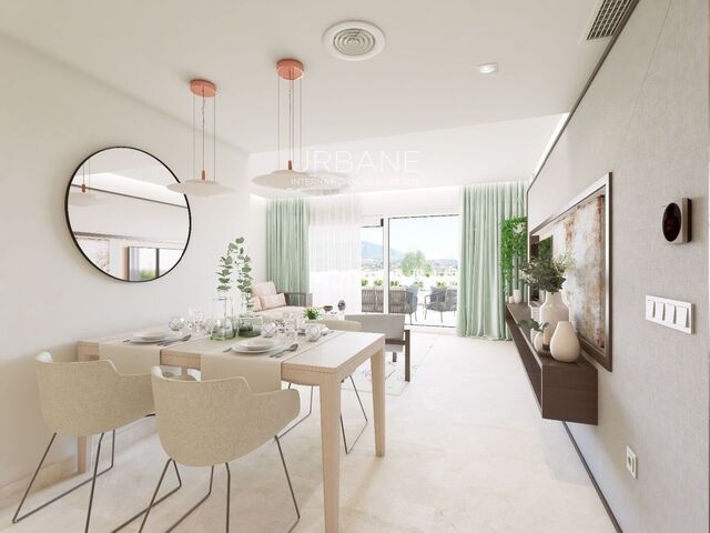 Àtic de 3 habitacions amb terrassa de 102 m2 en venda a La Cala Golf Resort, Mijas, Màlaga.