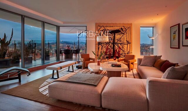 Apartament de Luxe al Pis 12 a Diagonal Mar, Barcelona – Saló de 64m², 3 Dormitoris i Terrassa de 58m²