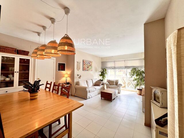 Charming 3-Bedroom Flat with Spacious Terrace and Parking in Poblenou, Barcelona