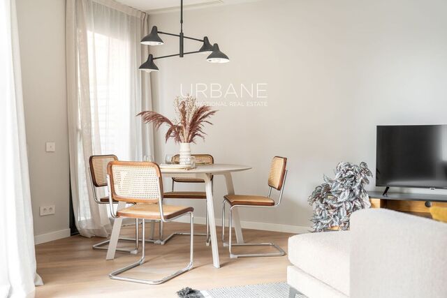 Nouvel Appartement Duplex de Trois Chambres à Vendre à Plaça Catalana, Barcelone - Prêt à Emménager