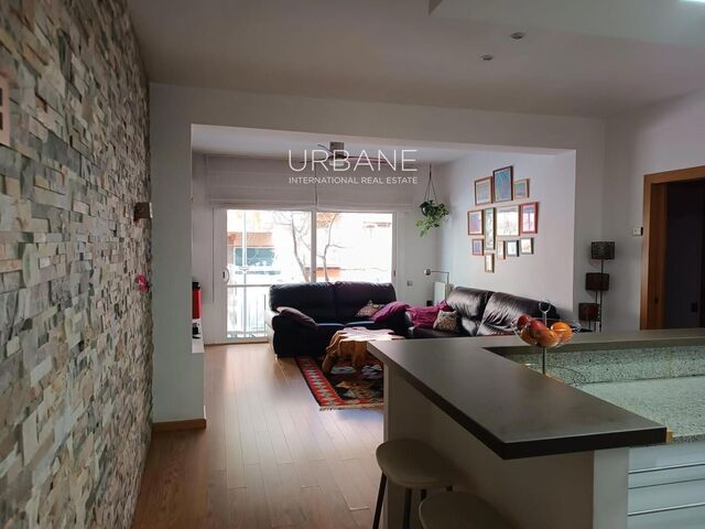 Luxurious 3-Bed Flat in Poblenou with Balcony and Patio