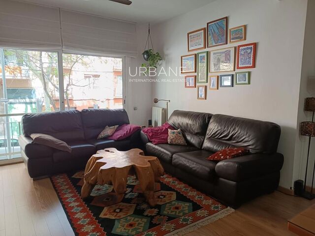 Luxurious 3-Bed Flat in Poblenou with Balcony and Patio