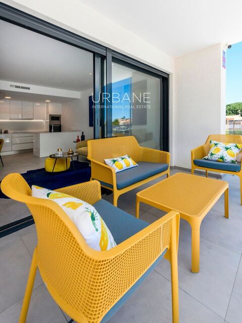 Modern Luxury Living at Seagardens, with 2 Bedrooms; 2 Bathrooms terraces and a Garden