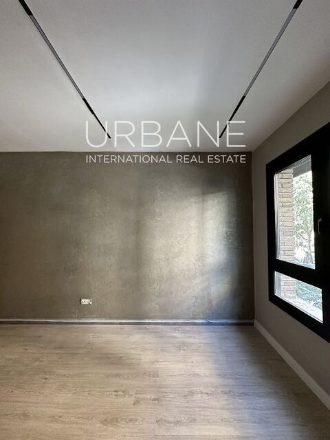 Appartement exclusif entièrement rénové avec patio privé dans la Dreta de l'Eixample, Barcelone