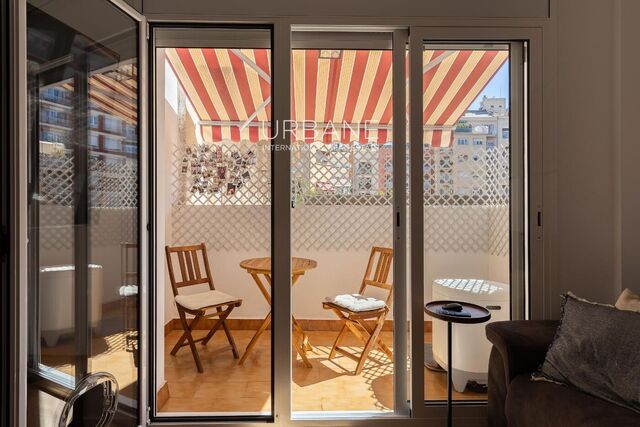 Spacieux appartement de 3 chambres avec grande terrasse à vendre dans l'Eixample Gauche, Barcelone