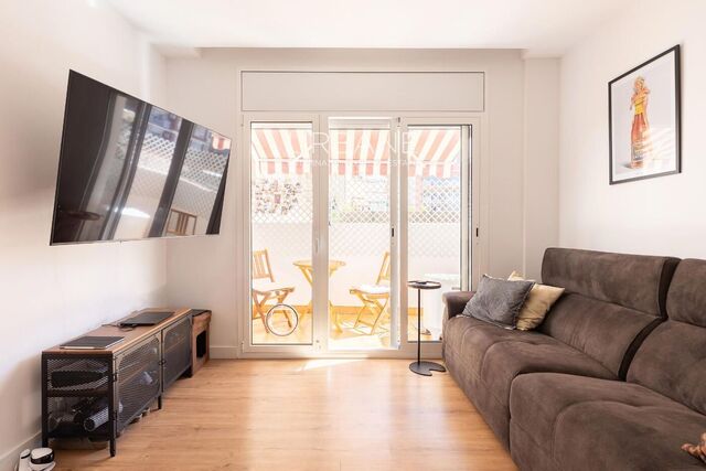 Geräumige 3-Zimmer-Wohnung mit großer Terrasse in Eixample Izquierda, Barcelona, zu verkaufen