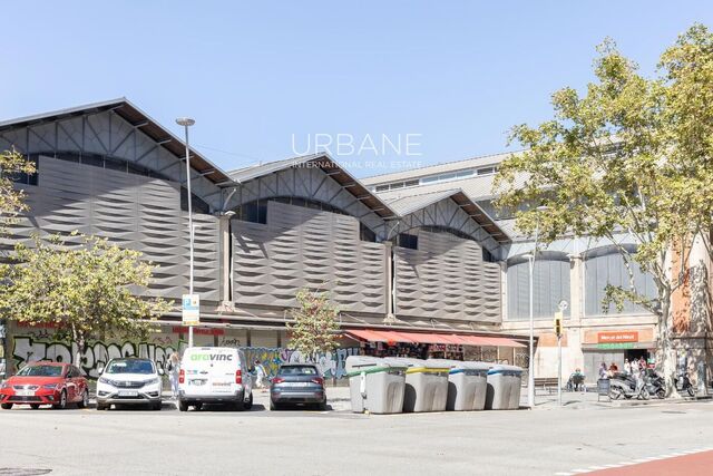 Spacieux appartement de 3 chambres avec grande terrasse à vendre dans l'Eixample Gauche, Barcelone