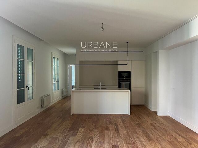 Lujoso Apartamento de 327m2 en Eixample con Amplia Terraza