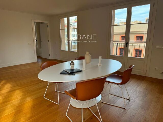 Luxueux appartement de 2 chambres à coucher dans le quartier Eixample Derecha de Barcelone, avec des vues à couper le souffle et une lumière naturelle abondante