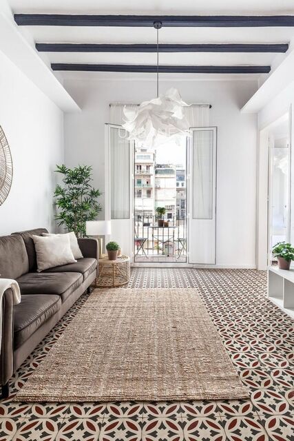 Charming Four-Bedroom Apartment for Sale in Eixample Derecho, Barcelona