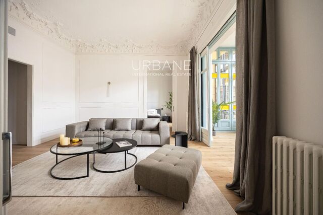 Apartamento Lujoso de 3 Habitaciones en Venta en el Corazón de Barcelona