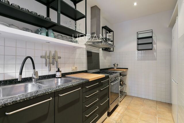 Modern 2-Bedroom Apartment on Carrer de Sant Vicenç