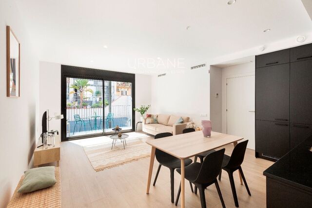 Stylish One Bed Apartment in Vibrant Poble Sec, Barcelona