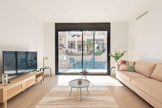 Stylish One Bed Apartment in Vibrant Poble Sec, Barcelona