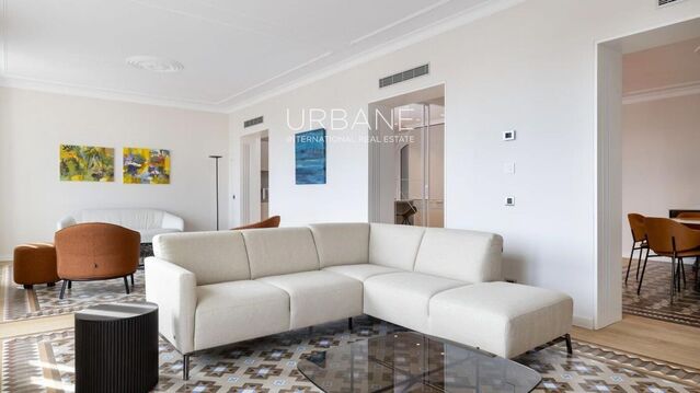 Apartament de 3 habitacions amb accés a la platja al Gòtic de Barcelona.