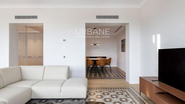 3-Bedroom Apartment with Beachfront Access in Gothic Barcelona