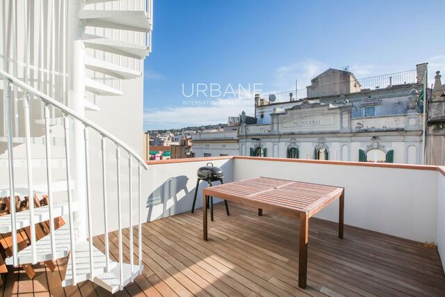 Penthouse Moderne à Louer - Poble Sec, Barcelone | Grande Terrasse et Terrasse Supérieure