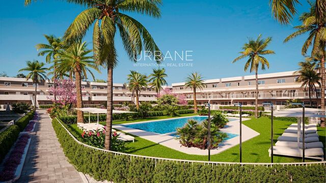 For Sale Exclusive Alenda Golf Apartment: Luxury Living on the Green