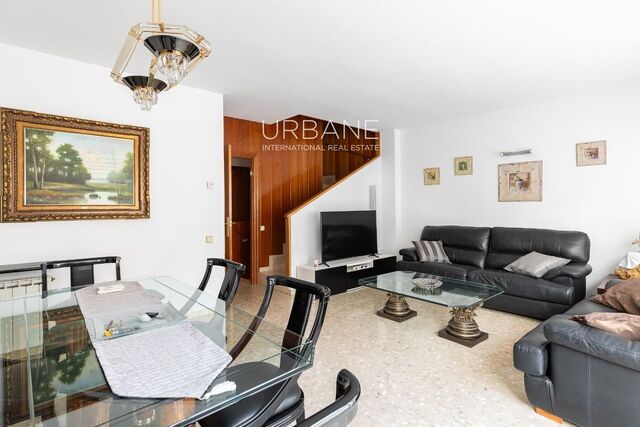 Encantadora Casa De 4 habitacionesy 3 Terrazas En Venta En Can Deu, Sabadell