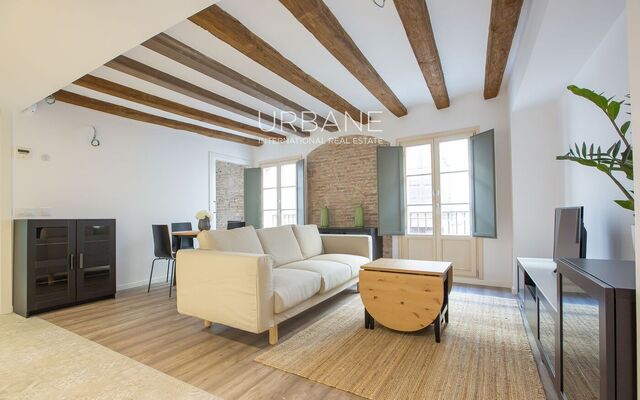 Stunning 2-Bedroom Apartment To Rent in Born District, Barcelona