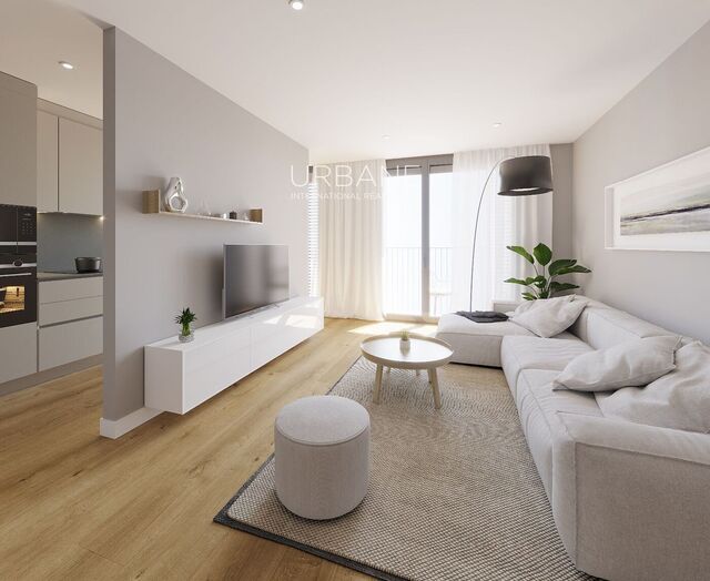 Impressionant dúplex de 3 dormitoris i 3 banys amb terrassa privada de 60 m² a El Guinardó, Barcelona.