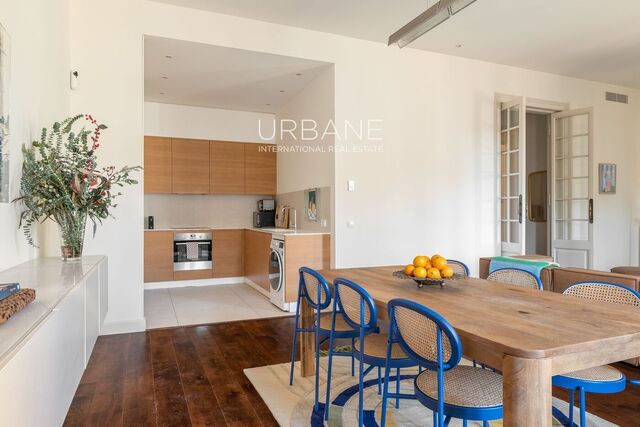 Elegante 2-Zimmer-Wohnung mit 126 m² im Eixample mit Balkon