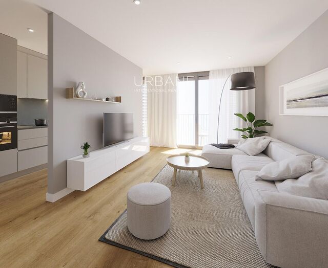 Luxuriöses 4-Zimmer, 3-Badezimmer Erdgeschoss-Duplex mit 25 m² Privatterrasse in El Guinardó, Barcelona