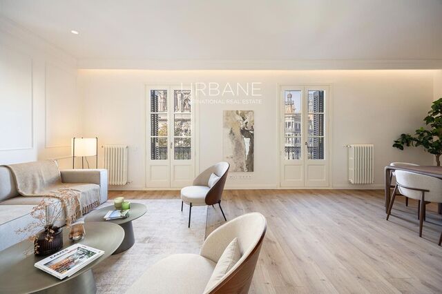 To Buy: Newly refurbished luxury 2 bed, 2 bath 169m2 apartment in Eixample - Fully Furnished