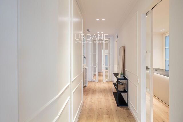 To Buy: Newly refurbished luxury 2 bed, 2 bath 169m2 apartment in Eixample - Fully Furnished