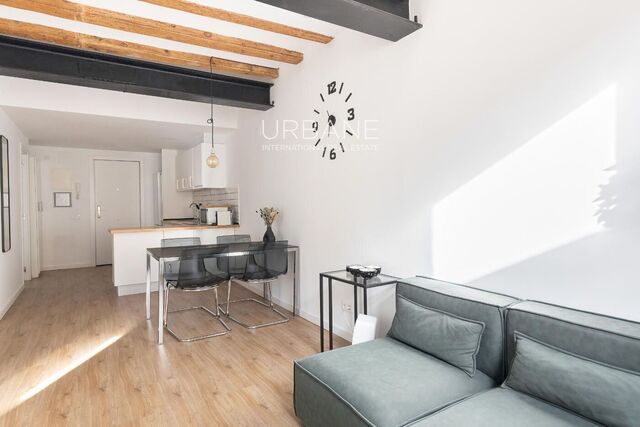 A Charming Renovated Apartment in the Heart of El Raval