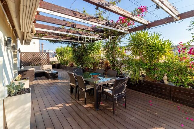 Penthouse with 120m² Private Terrace for Sale in Barcelona's Old Town