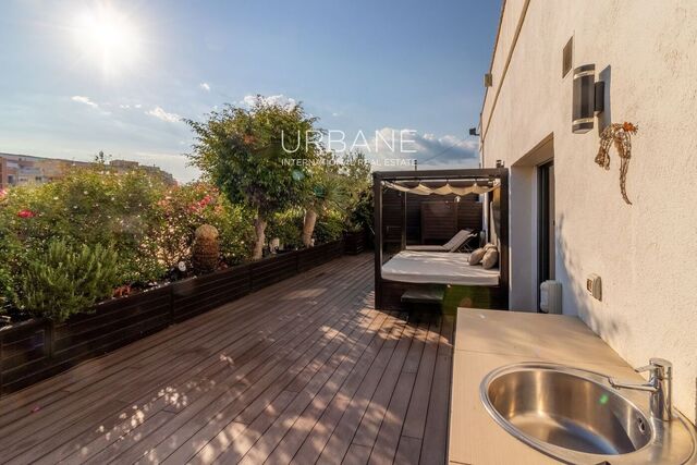 Penthouse with 120m² Private Terrace for Sale in Barcelona's Old Town