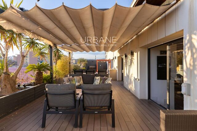 Penthouse with 120m² Private Terrace for Sale in Barcelona's Old Town