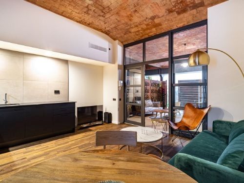 For Sale Luxury Ground-Floor Apartment with Terrace in Vila de Gràcia, Barcelona