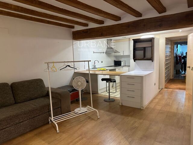 Geräumige 2-Zimmer-Wohnung zum Verkauf in Ciutat Vella, Barcelona