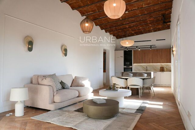 Apartamento Espacioso en Renovación en Gran Via - Eixample