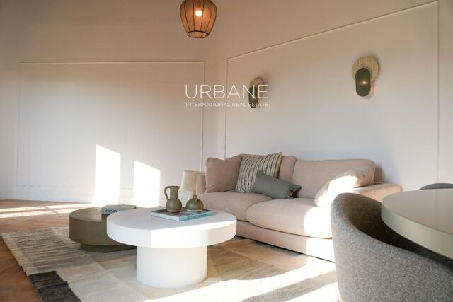 Apartamento Espacioso en Renovación en Gran Via - Eixample