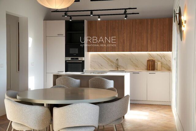 Apartamento Espacioso en Renovación en Gran Via - Eixample